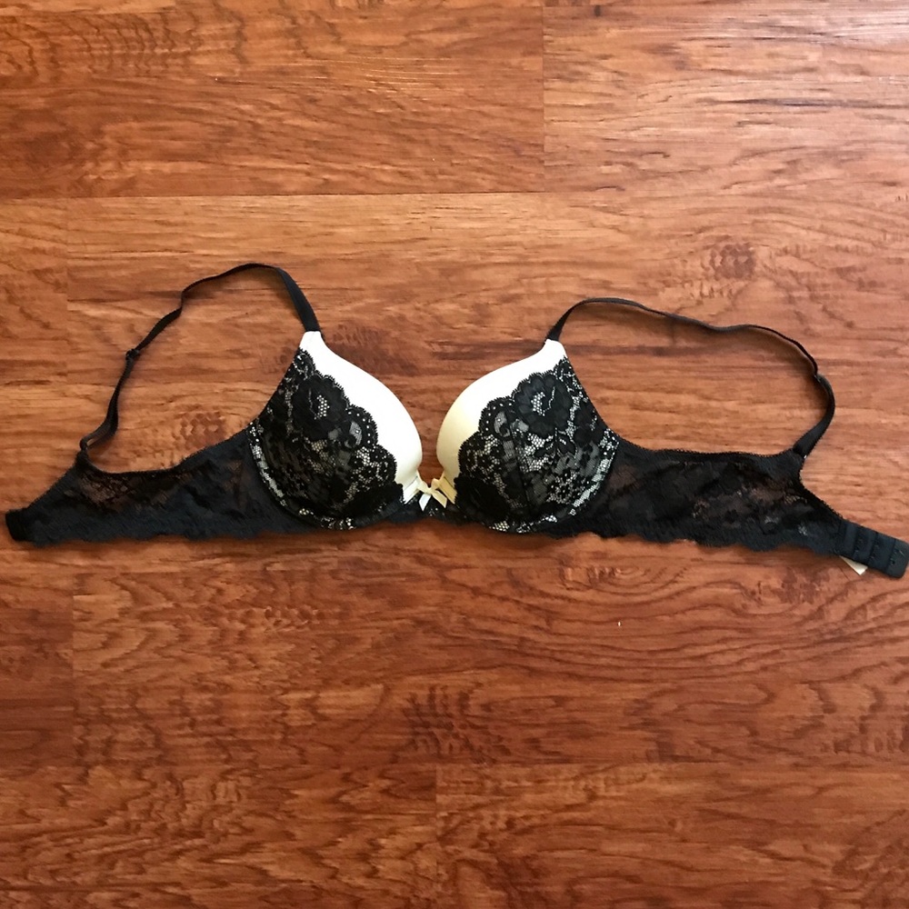 Victoria’s Secret Dream Angles Push-up Bra